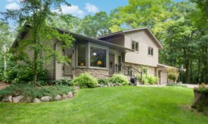 NEW LISTING – 2309 Ironwood Dr NE, Alexandria $315,000